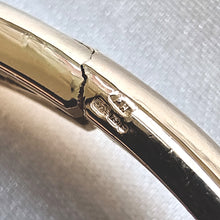 Load image into Gallery viewer, Vintage 18ct Gold Brilliant Cut Diamond Hinged Bangle hallmark