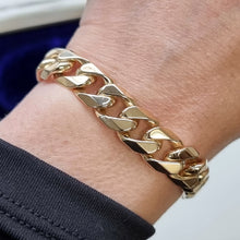 Load image into Gallery viewer, Vintage 9ct Gold Curb Link Bracelet, 48.5 grams modelled