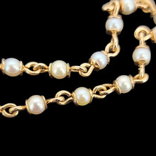 Load image into Gallery viewer, Vintage 9ct Yellow Gold Pearl Bracelet close-up of links