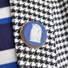 Load image into Gallery viewer, Vintage Wedgwood 9ct Gold Cameo Brooch modelled