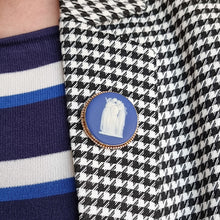 Load image into Gallery viewer, Vintage Wedgwood 9ct Gold Cameo Brooch modelled