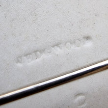 Load image into Gallery viewer, Vintage Wedgwood 9ct Gold Cameo Brooch maker's mark