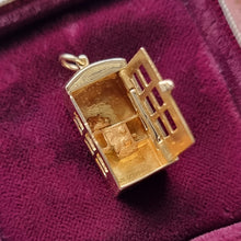 Load image into Gallery viewer, Vintage 9ct Gold Telephone Box Charm in box