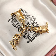 Load image into Gallery viewer, Three wise monkeys charm in yellow gold, in an antique box