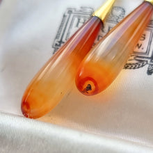 Load image into Gallery viewer, Vintage 9ct Yellow Gold Agate Drop Earrings close-up