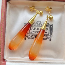 Load image into Gallery viewer, Vintage 9ct Yellow Gold Agate Drop Earrings in box