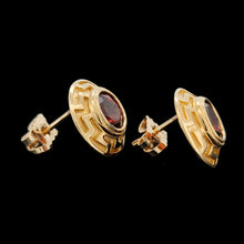 Load image into Gallery viewer, Vintage 9ct Yellow Gold Garnet Circle Stud Earrings