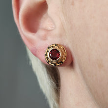 Load image into Gallery viewer, Vintage 9ct Yellow Gold Garnet Circle Stud Earrings