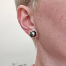 Load image into Gallery viewer, 18ct Gold Black South Sea Pearl Stud Earrings modelled