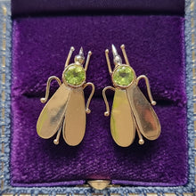 Load image into Gallery viewer, Vintage 18ct Gold Peridot Fly Earrings in box