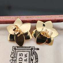 Load image into Gallery viewer, A pair of yellow gold daffodil flower stud earrings, in an antique box