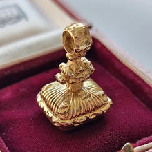 Load image into Gallery viewer, Vintage 9ct Gold Carnelian Fob Seal side
