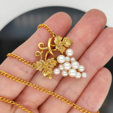 Load image into Gallery viewer, Vintage 9ct Yellow Gold Pearl Grape Bunch Necklace, Hallmarked London 1961