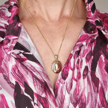Load image into Gallery viewer, Vintage 9ct Yellow Gold Oval Locket, Hallmarked Birmingham 1997 modelled with chain