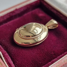 Load image into Gallery viewer, Vintage 9ct Yellow Gold Oval Locket, Hallmarked Birmingham 1997 side