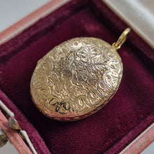 Load image into Gallery viewer, Antique 9ct Gold Back & Front Ornate Horseshoe Locket in box