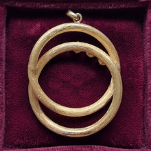 Load image into Gallery viewer, Vintage 14k Gold Pearl Double Circle Pendant back