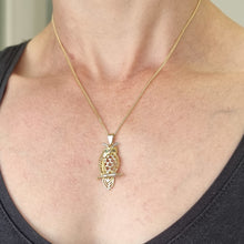 Load image into Gallery viewer, Vintage 18ct Gold Emerald Owl Pendant modelled with chain