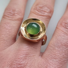 Load image into Gallery viewer, Vintage 14ct Gold Green Agate Ring modelled