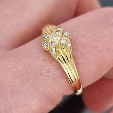 Load image into Gallery viewer, Vintage 18ct Yellow Gold Diamond Kiss Ring