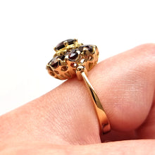 Load image into Gallery viewer, Vintage 18ct Yellow Gold Garnet Cluster Ring modelled