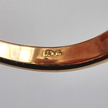 Load image into Gallery viewer, Vintage 18ct Yellow Gold Garnet Cluster Ring stamp