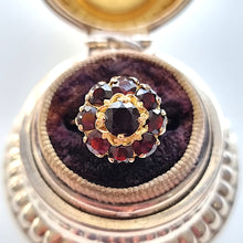 Load image into Gallery viewer, Vintage 18ct Yellow Gold Garnet Cluster Ring in box