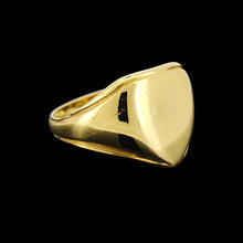 Load image into Gallery viewer, Vintage 18ct Yellow Gold Shield Signet Ring