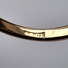 Load image into Gallery viewer, Vintage 18ct Gold Pear Shaped Opal Ring stamp inside shank