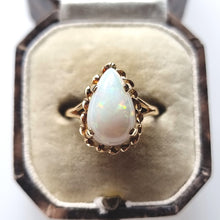 Load image into Gallery viewer, Vintage 18ct Gold Pear Shaped Opal Ring in box