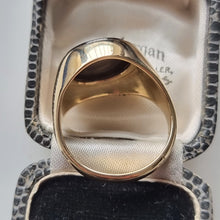 Load image into Gallery viewer, Vintage 9ct Yellow Gold Onyx Cameo Signet Ring, Hallmarked 1958