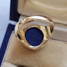 Load image into Gallery viewer, Vintage 18ct Yellow Gold Lapis Lazuli Signet Ring behind head