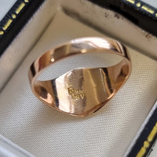 Load image into Gallery viewer, Vintage 18ct Rose Gold Oval Signet Ring behind head