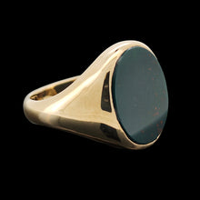 Load image into Gallery viewer, Vintage 9ct Yellow Gold Bloodstone Oval Signet Ring