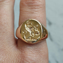 Load image into Gallery viewer, 14ct Yellow Gold Lion Rampant Intaglio Signet Ring, 10.5 grams