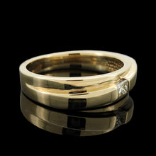 Load image into Gallery viewer, A yellow gold solitaire square cut diamond band, on a black background