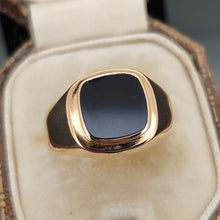 Load image into Gallery viewer, A cushion shaped onyx signet ring in yellow gold, in an antique ring box