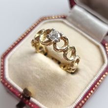 Load image into Gallery viewer, Vintage 18ct Gold 0.20ct Diamond Solitaire Ring in box