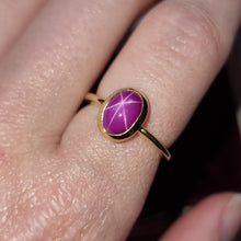 Load image into Gallery viewer, Vintage 18ct Gold Star Ruby Solitaire Ring modelled