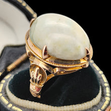 Load image into Gallery viewer, An oval, cabochon green agate dress ring in yellow gold, in a ring box