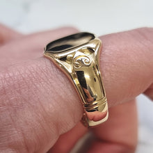 Load image into Gallery viewer, Antique 18ct Yellow Gold Signet Ring, Hallmarked Chester 1901 modelled