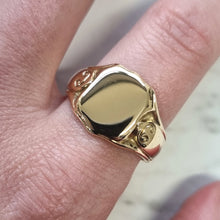 Load image into Gallery viewer, Antique 18ct Yellow Gold Signet Ring, Hallmarked Chester 1901 modelled