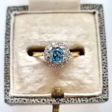 Load image into Gallery viewer, Vintage 18ct Gold Blue Zircon and Diamond Cluster Ring in box