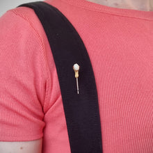 Load image into Gallery viewer, Antique 15ct & 18ct Gold Bird's Egg Tie/Stick Pin modelled