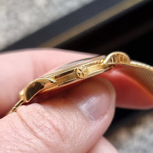 Load image into Gallery viewer, Vacheron & Constantin Vintage 1960's 18ct Gold Mechanical Wrist Watch crown