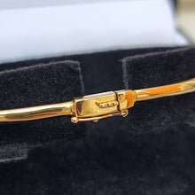 Load image into Gallery viewer, Vintage 18ct Gold Aquamarine & Diamond Articulated Bangle clasp
