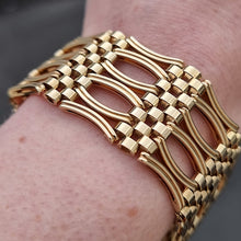 Load image into Gallery viewer, Vintage 9ct Gold Ornate Gate Bracelet with Heart Padlock modelled