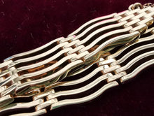 Load image into Gallery viewer, Vintage 9ct Gold Bracelet with Heart Padlock