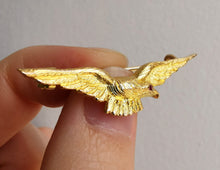 Load image into Gallery viewer, Antique 15ct Gold Eagle Bird Brooch