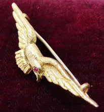 Load image into Gallery viewer, Antique 15ct Gold Eagle Bird Brooch